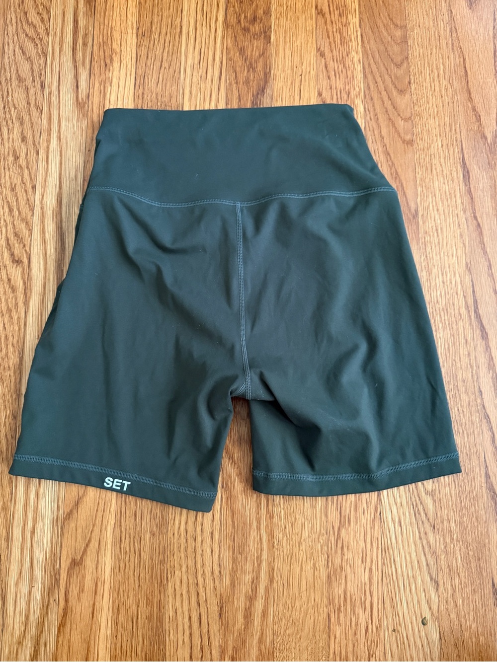 SET active green athletic biker shorts M